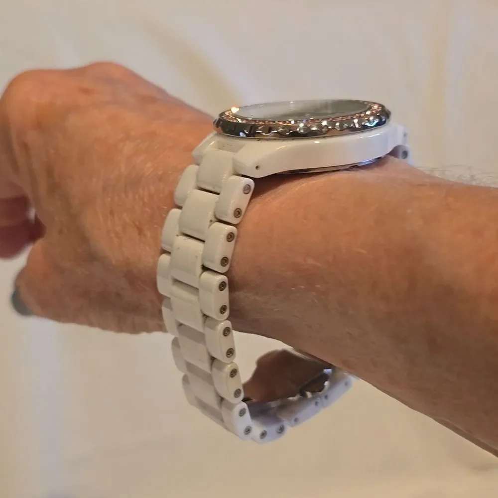 Ceramic Watch, Changeable bezels, Excellent Condition! - Picture 10 of 10